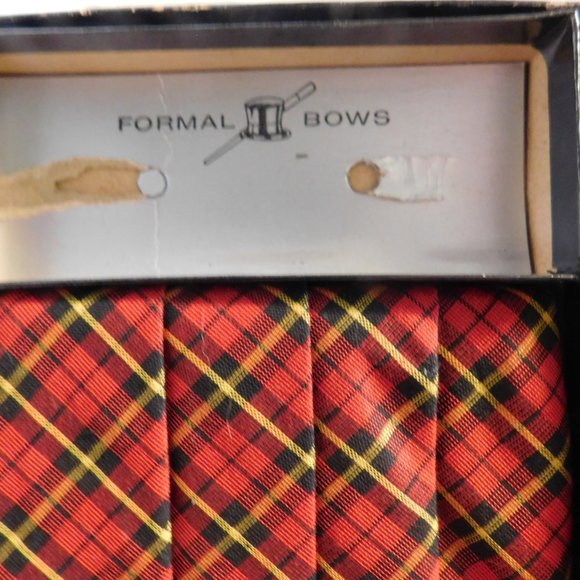 Vintage Wickbury Ltd. Plaid Cummerbund and Bow Tie Set - Picture 7 of 10